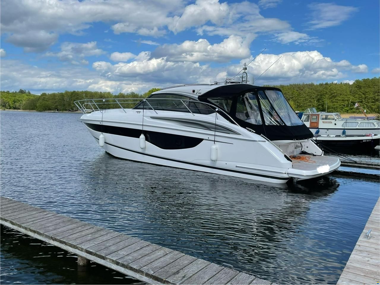 Princess V 40 Süsswasserschiff