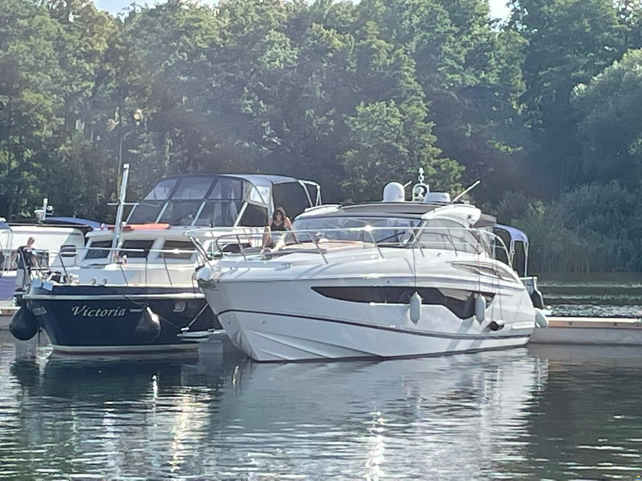 Princess V 40 Süsswasserschiff