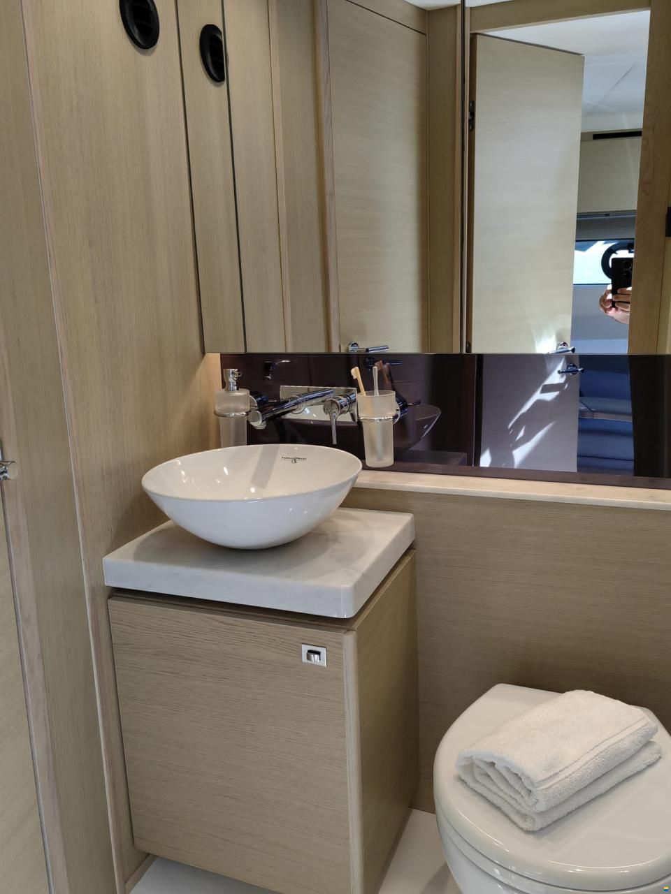 Princess V 40 Süsswasserschiff