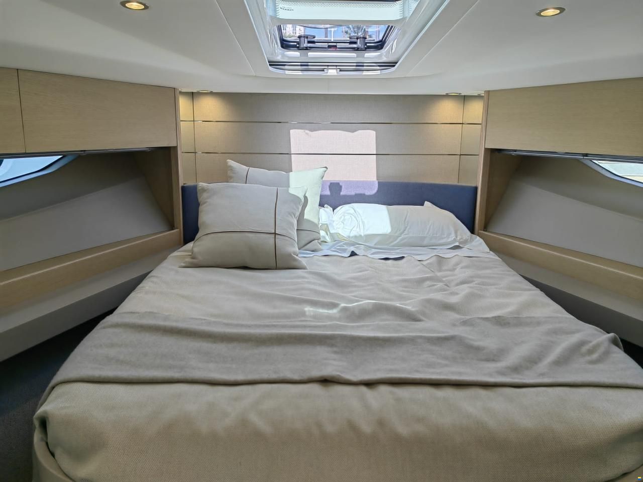 Princess V 40 Süsswasserschiff