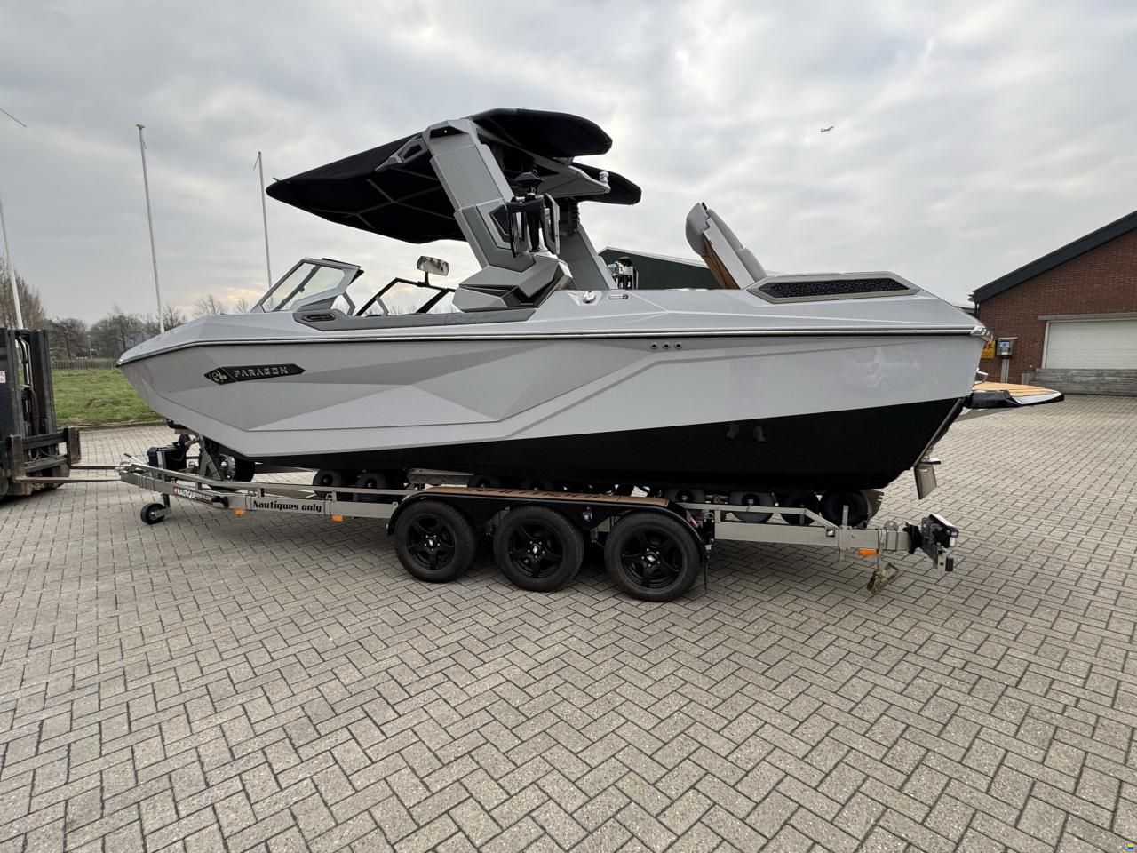 Nautique PARAGON 23