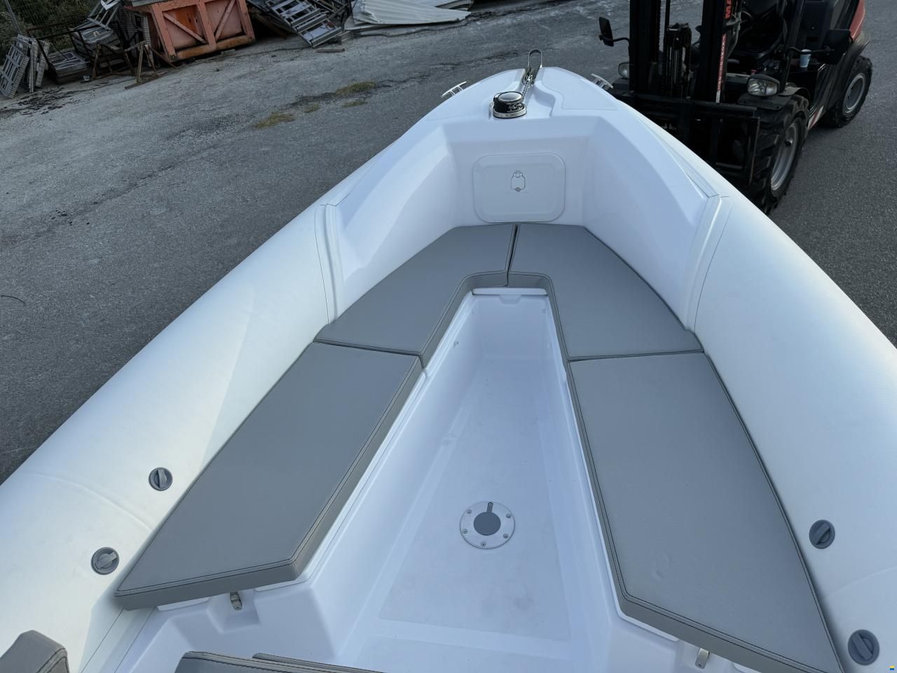 MV Marine 27GT WITH WETBAT