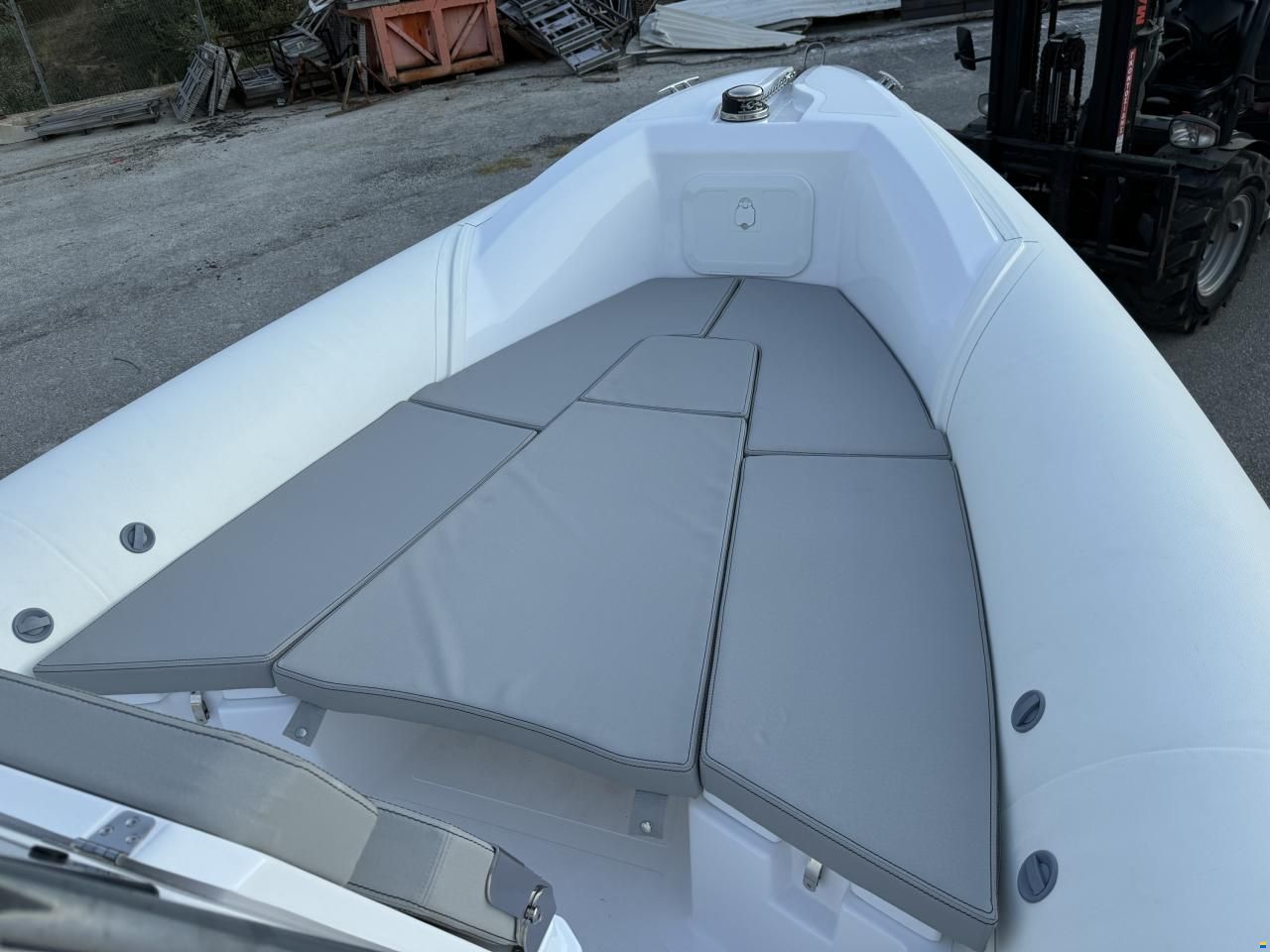 MV Marine 27GT WITH WETBAT