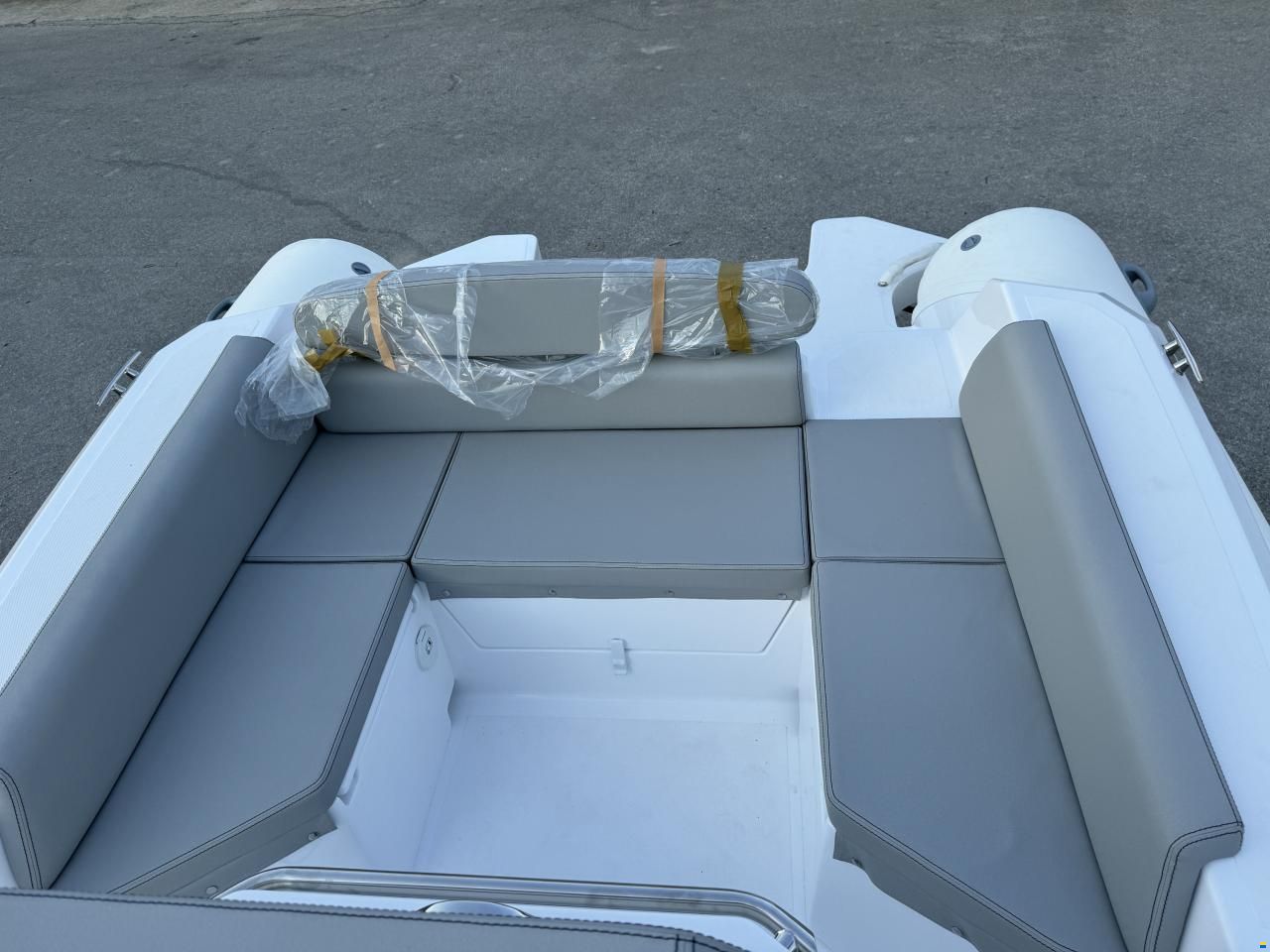 MV Marine 27GT WITH WETBAT