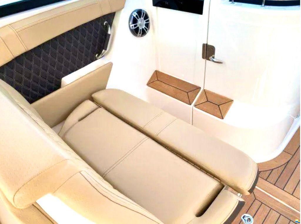 Sea Ray SLX 350