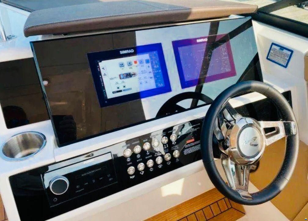 Sea Ray SLX 350