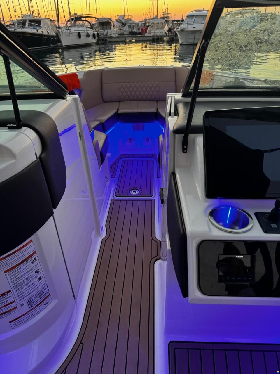 Sea Ray SLX 250