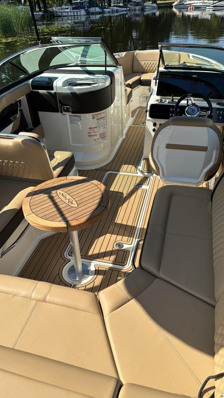 Sea Ray SLX 250