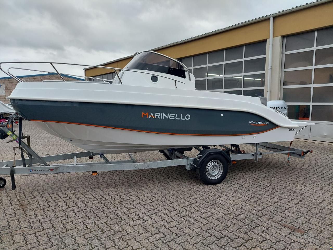 Marinello 590 Cabin