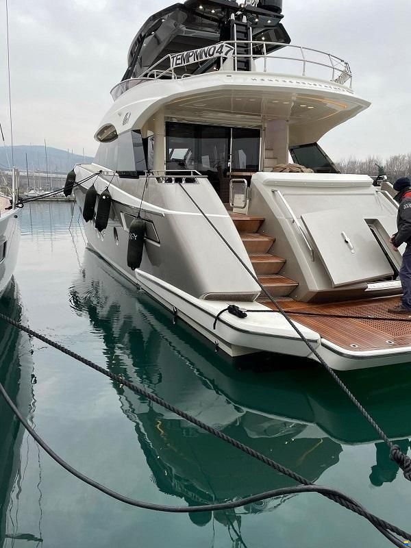 Monte Carlo Yachts MCY 76