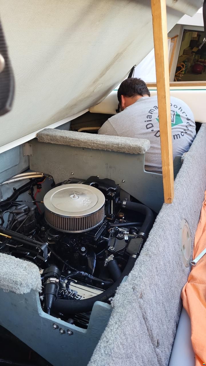 Sea Ray 220