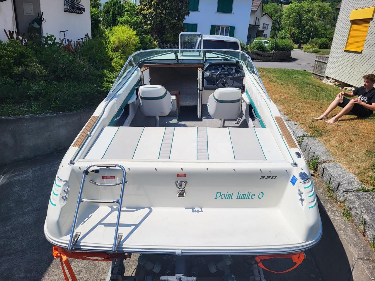 Sea Ray 220