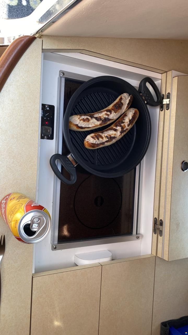 Windy 28 Ghibli mit Hafenplatz