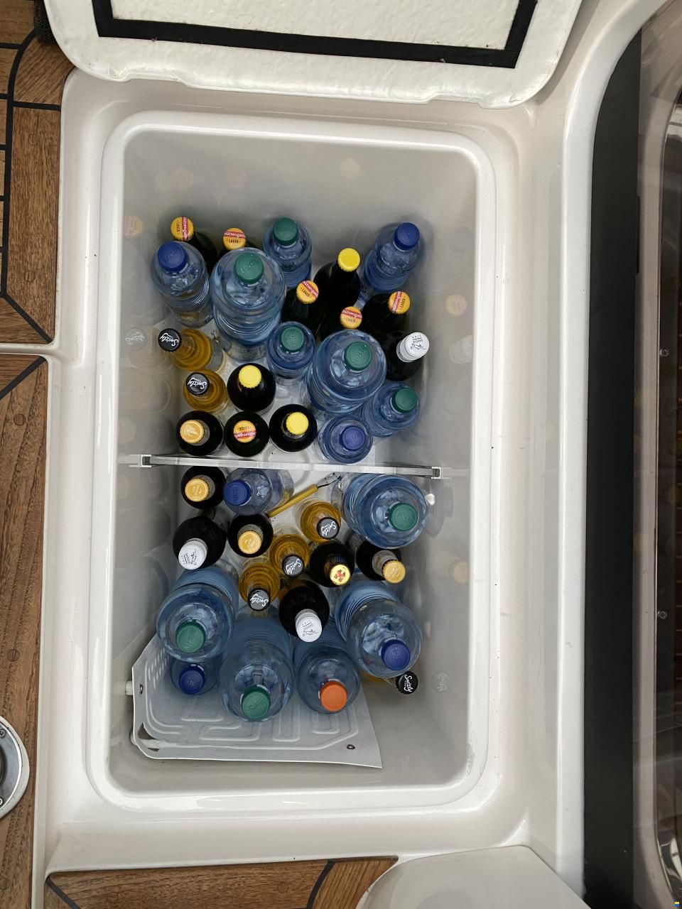 Windy 28 Ghibli mit Hafenplatz