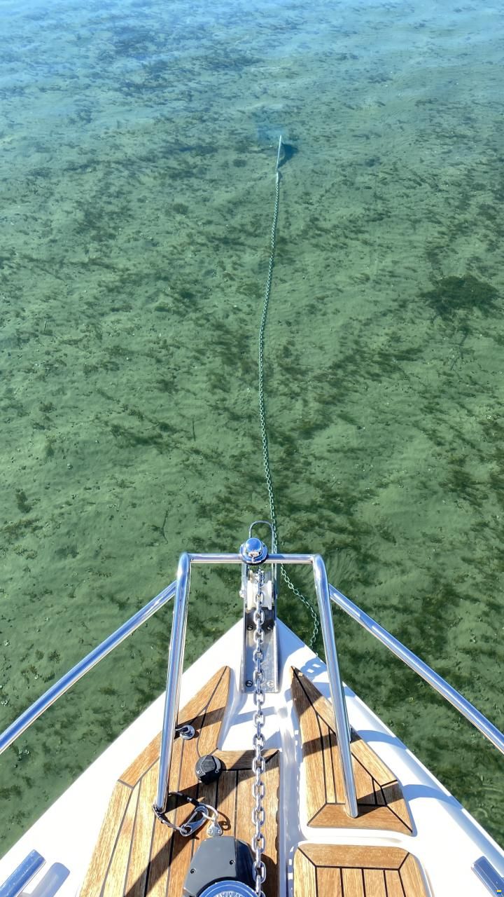 Windy 28 Ghibli mit Hafenplatz