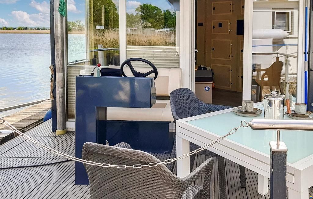 13m schwimmendes Apartment auf der Havel