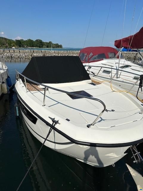 Quicksilver 875 Sundeck avec Joystick piloting