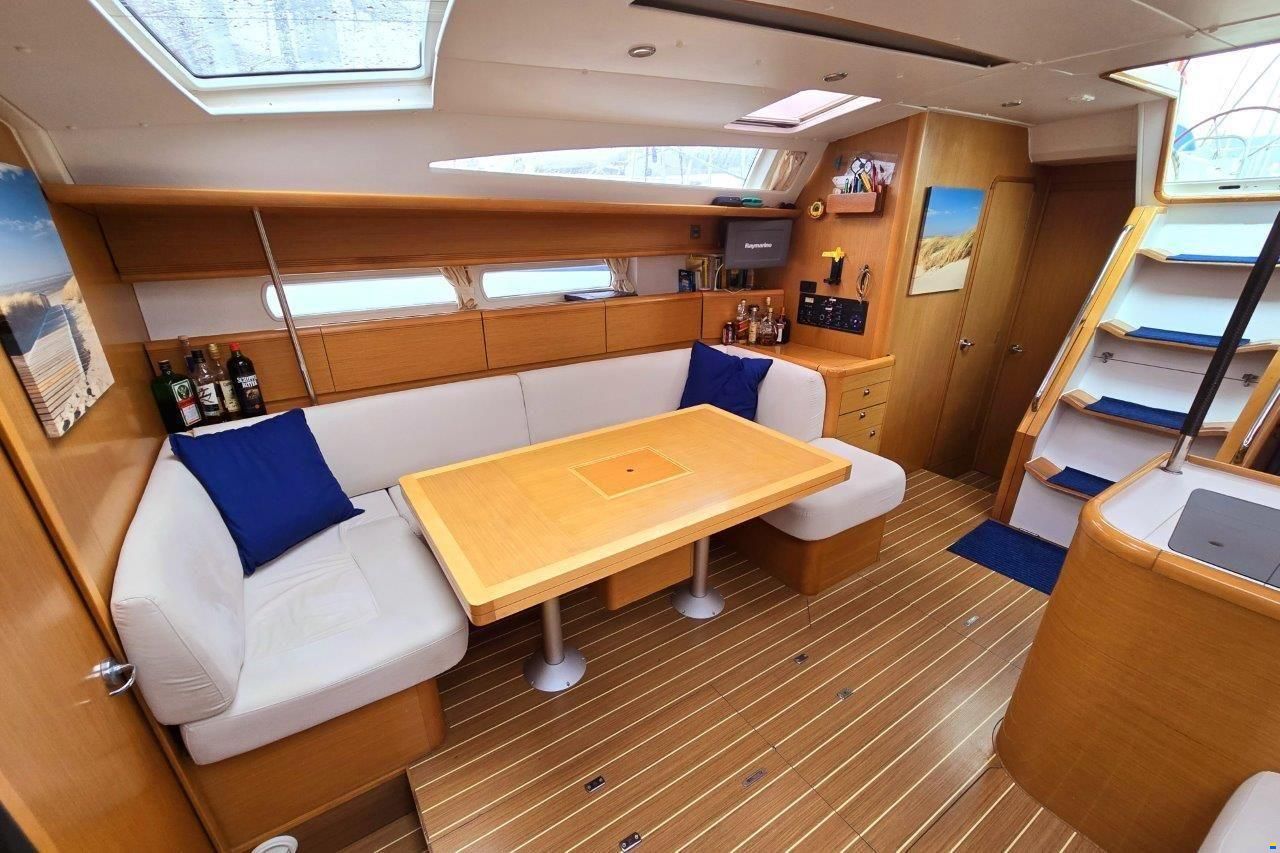 Jeanneau 53