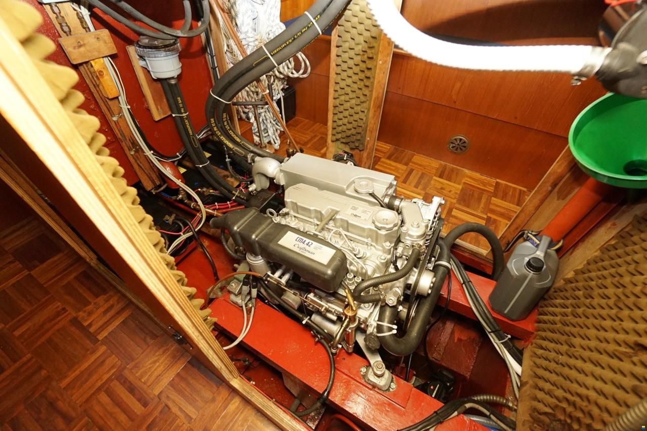 Van de Stadt 44 Center Cockpit