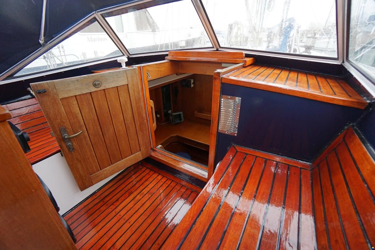 Van de Stadt 44 Center Cockpit