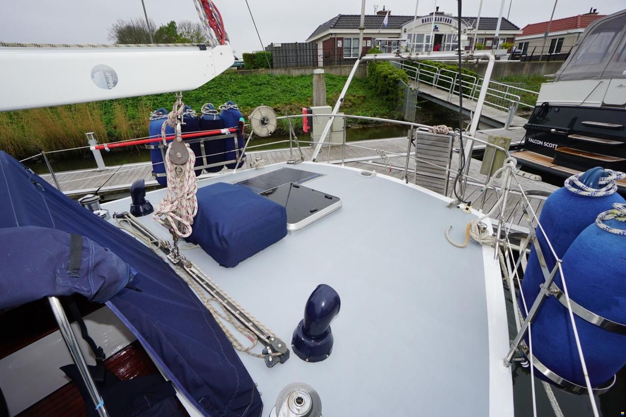 Van de Stadt 44 Center Cockpit