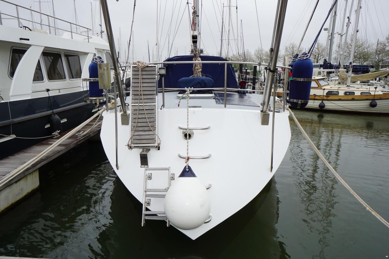 Van de Stadt 44 Center Cockpit