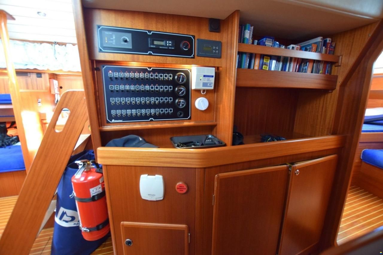 Hallberg-Rassy 43