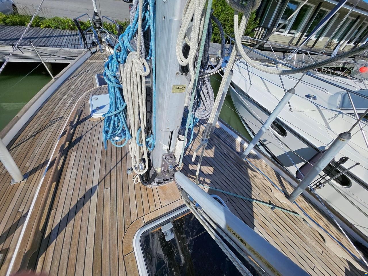 Hallberg-Rassy 43