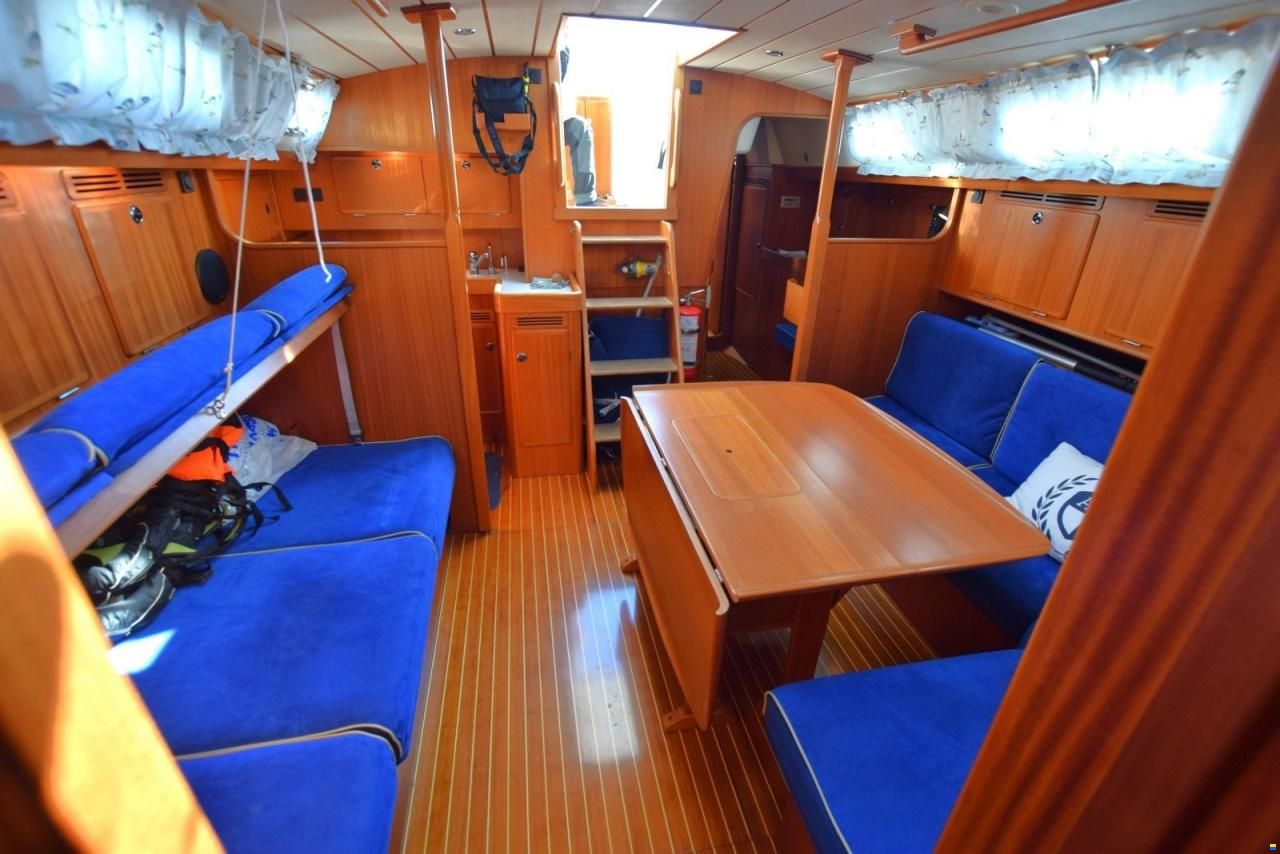 Hallberg-Rassy 43