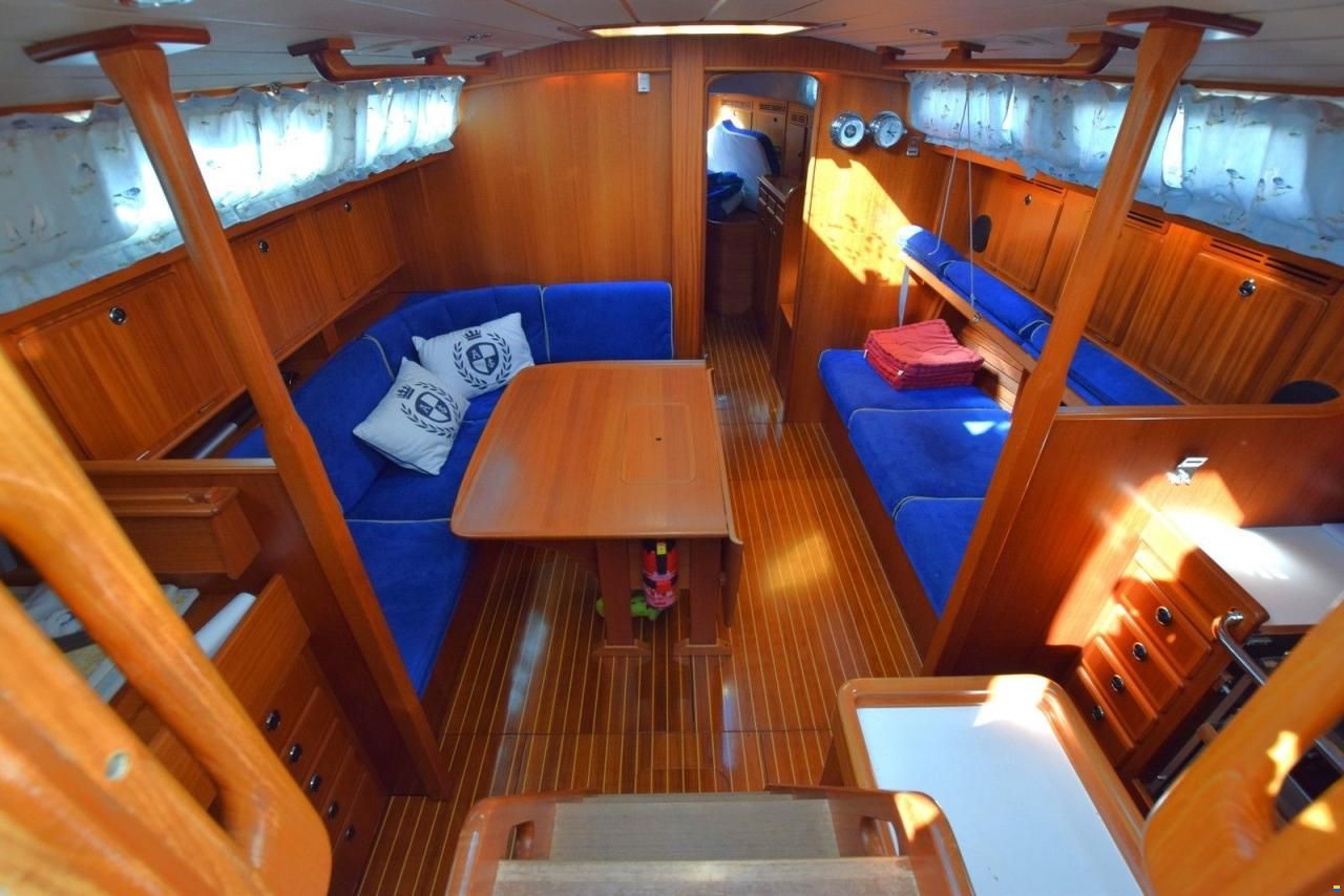 Hallberg-Rassy 43