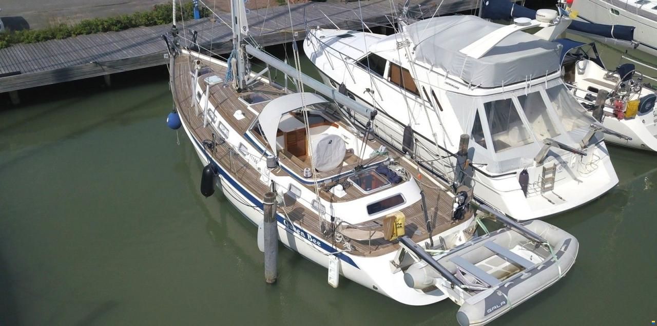 Hallberg-Rassy 43