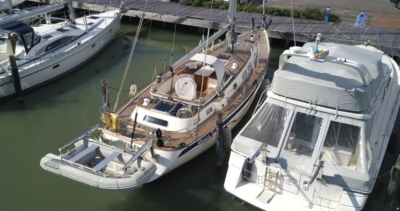 Hallberg-Rassy 43