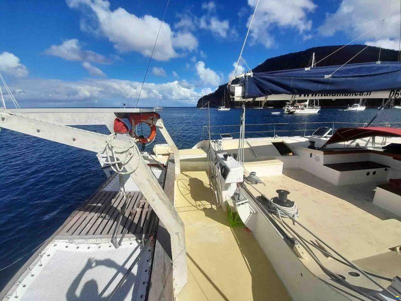 One Off Design 18m Open Bridgedeck