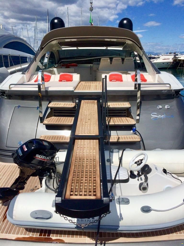 Pershing 54'