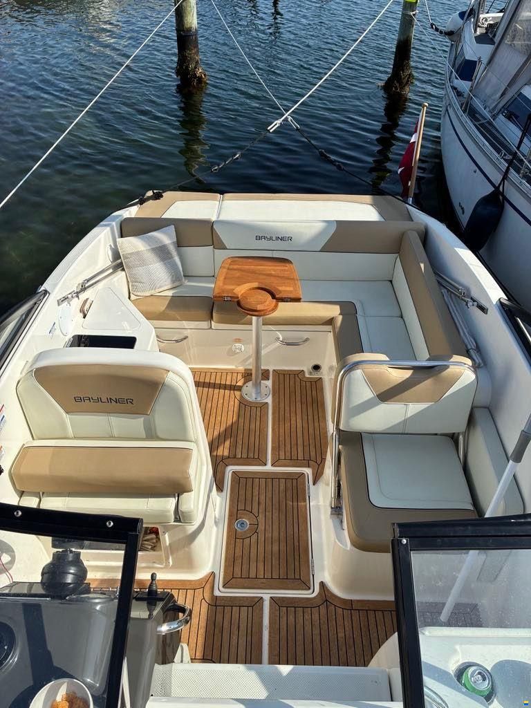 Bayliner 742 R Cuddy