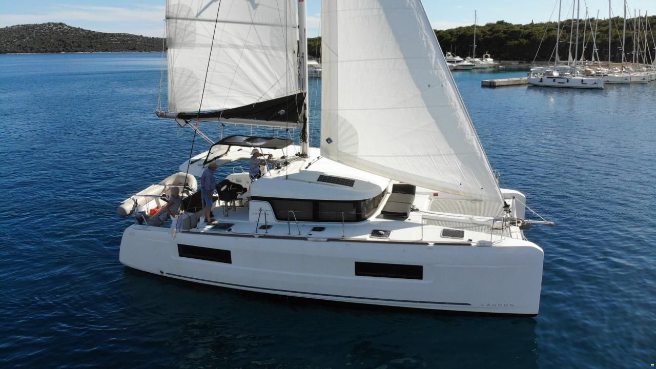 Lagoon 40
