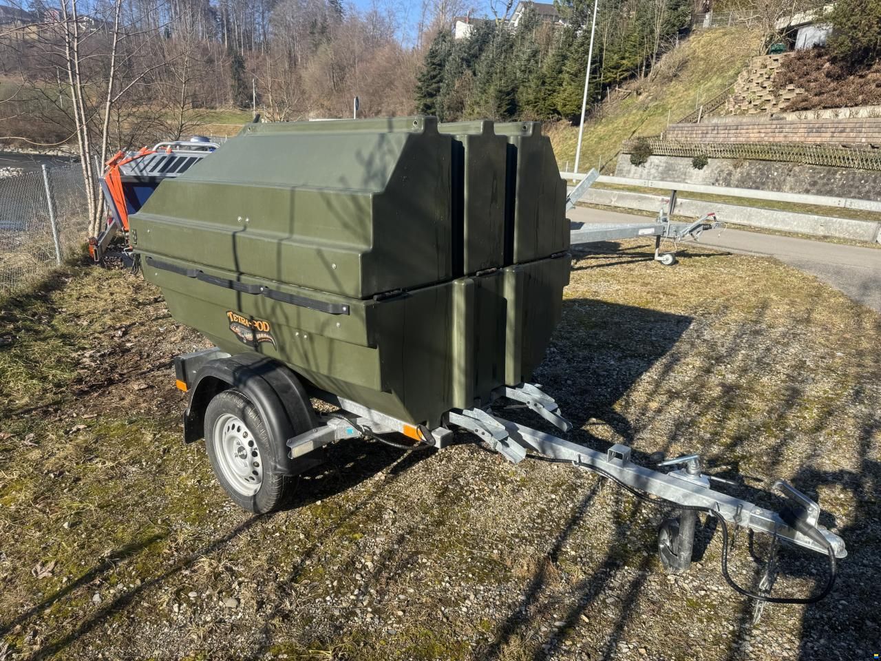 Tetra Pod Boot, Anhänger, Kipper