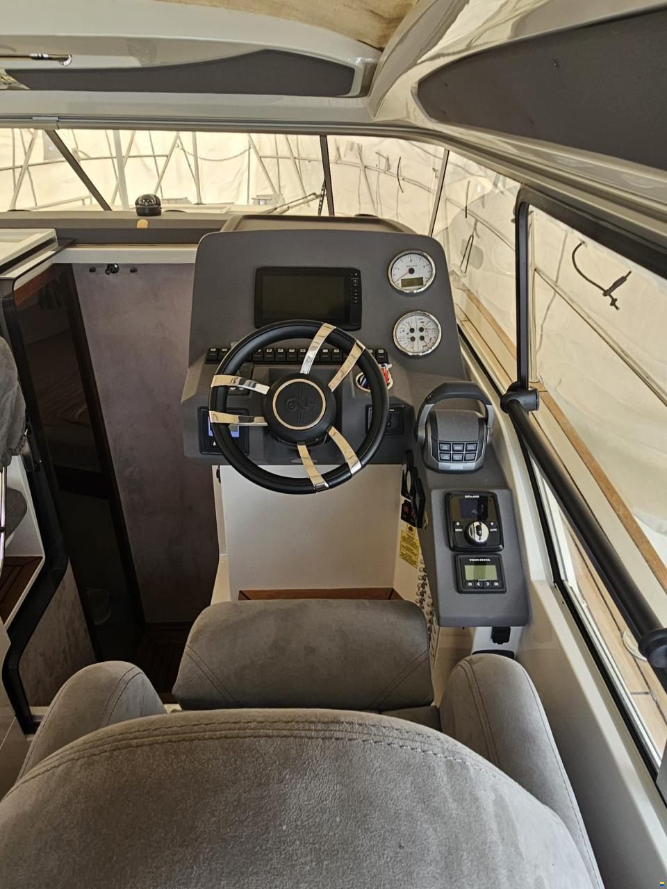 Marex 320 Aft Cabin Cruiser