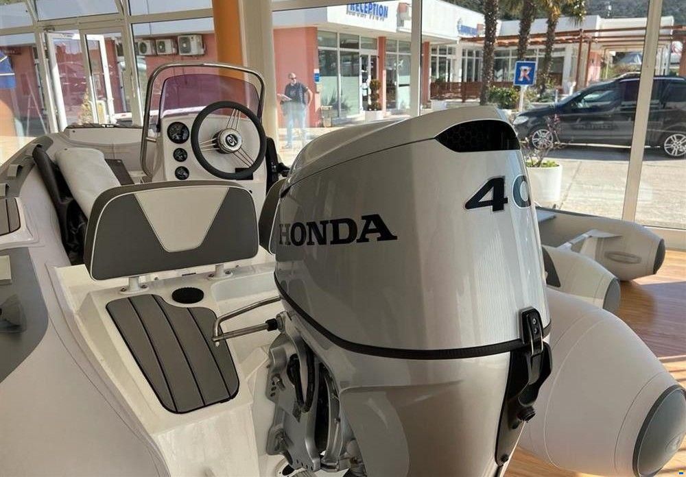 GALA boat Viking V360