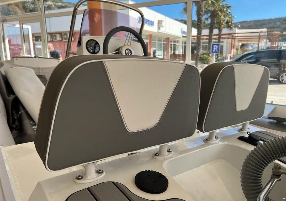 GALA boat Viking V360