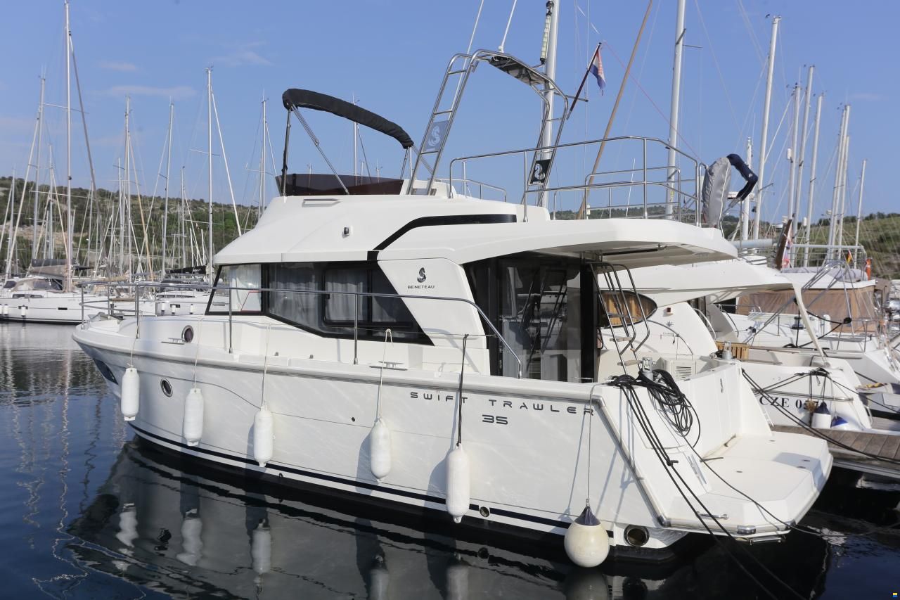 Beneteau Swift Trawler 35