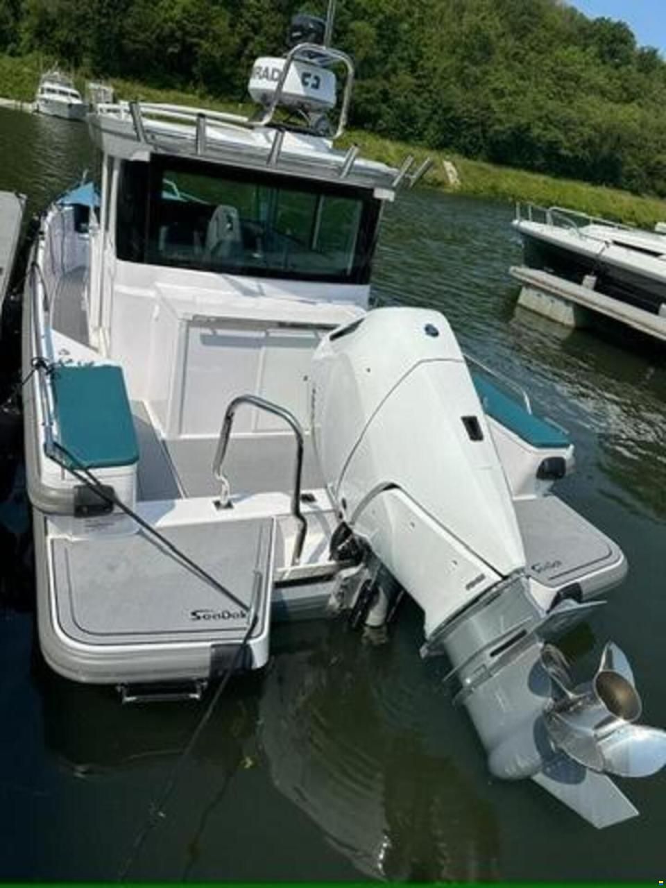 Axopar 28 Cabin
