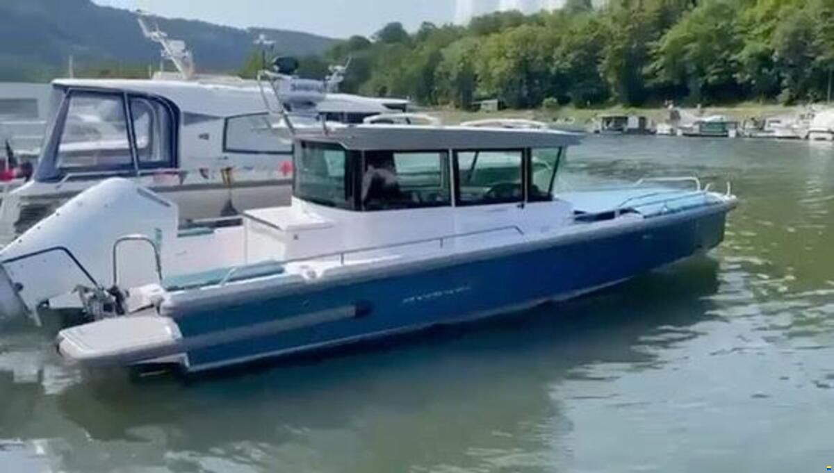 Axopar 28 Cabin