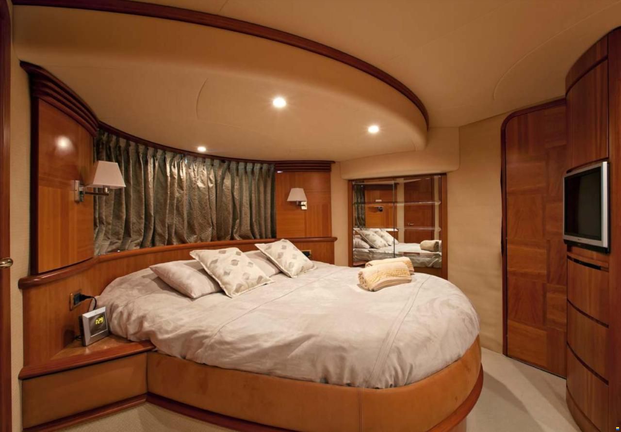 Azimut 62