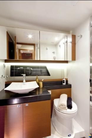 Prestige Flybridge 500