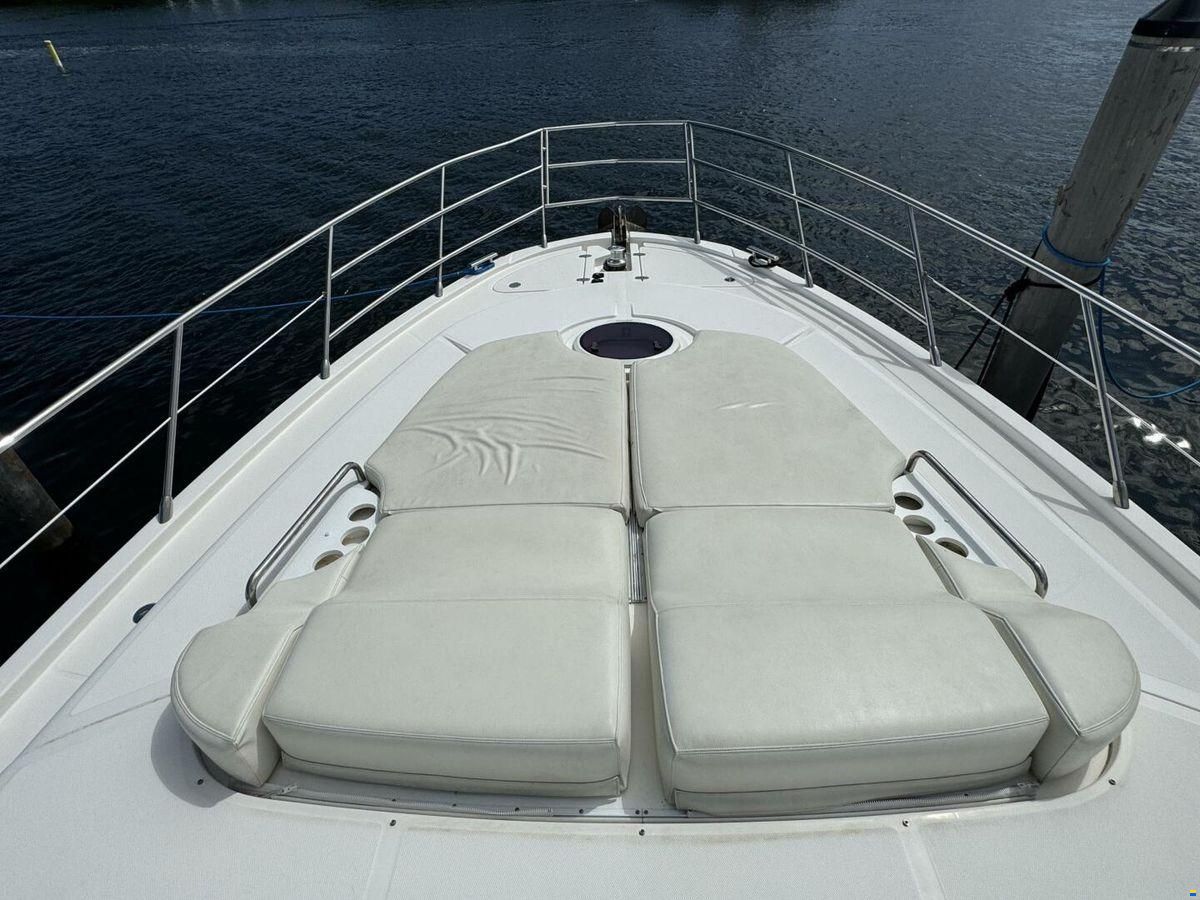 Azimut Flybridge 64