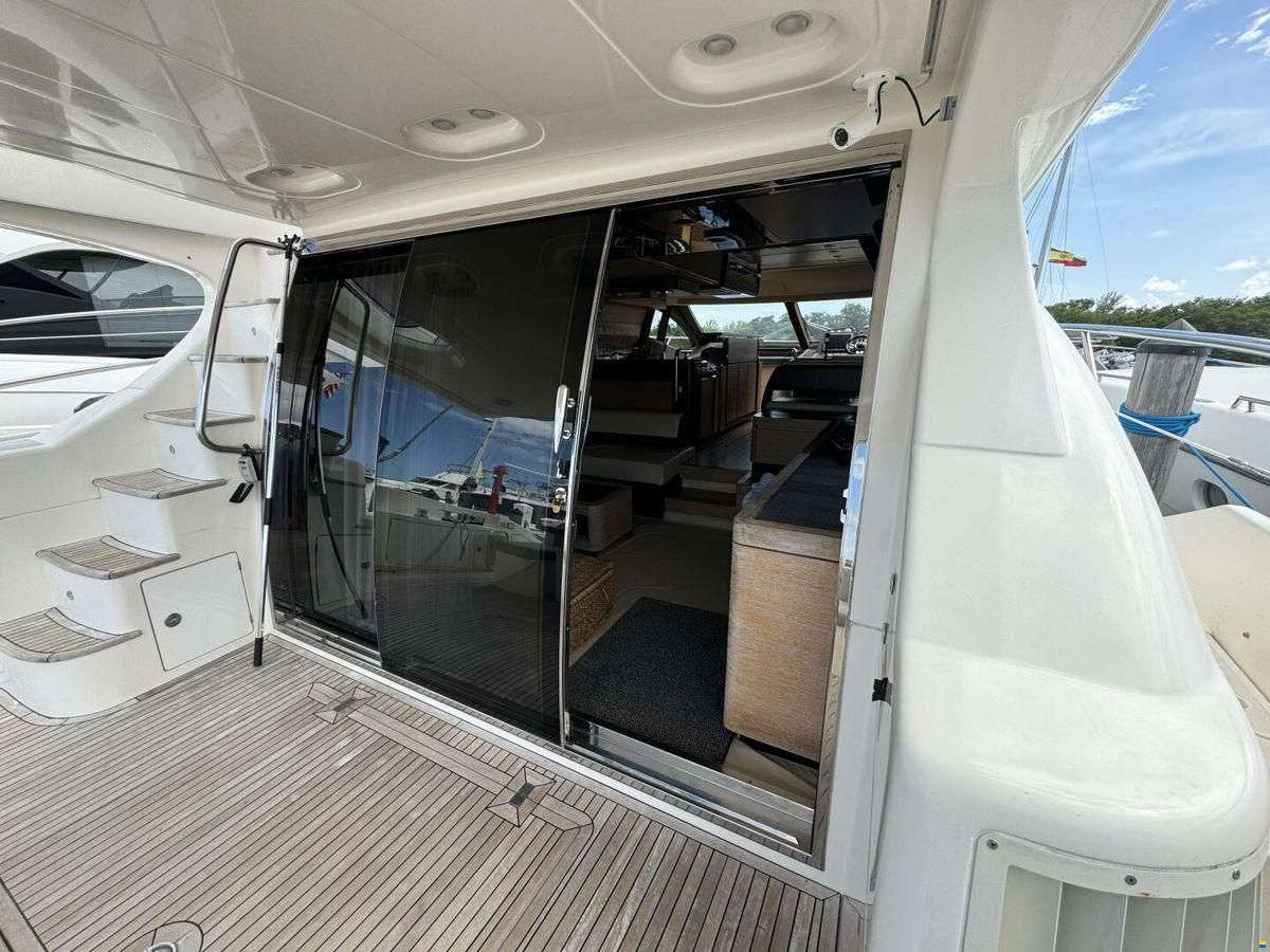 Azimut Flybridge 64