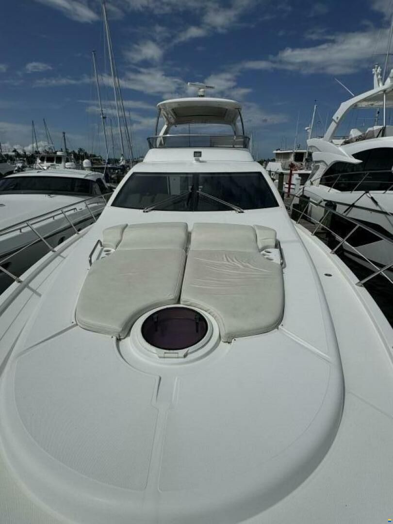 Azimut Flybridge 64