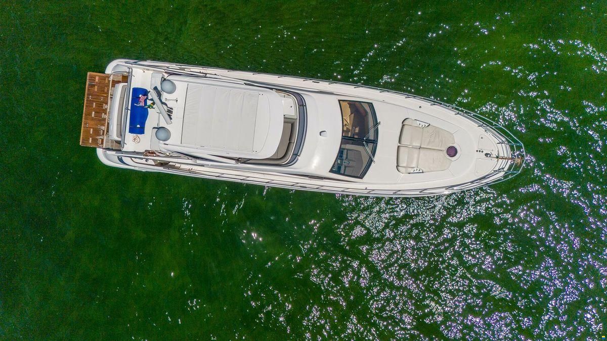 Azimut Flybridge 64