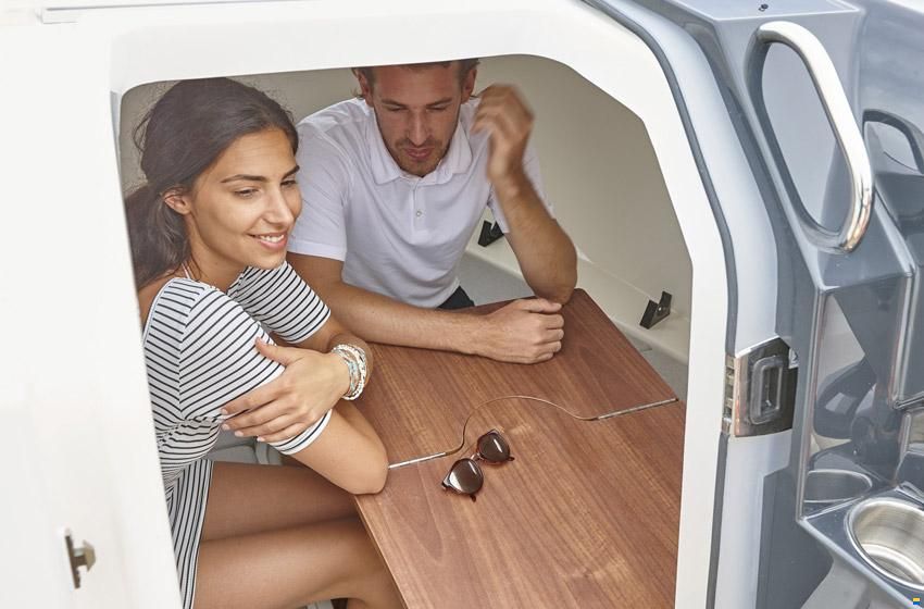 Quicksilver ACTIV 555 CABIN
